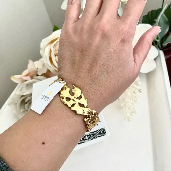KENDRA SCOTT Savannah Cuff Bracelet in Gold NWT - Picture 10 of 14